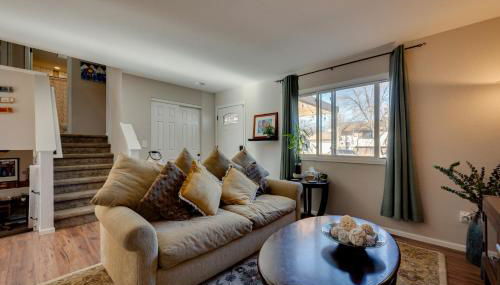 Loveland Home with Private Hot Tub and Wood Fireplace! - Foto 5