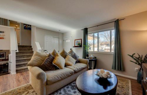 Loveland Home with Private Hot Tub and Wood Fireplace! - Foto 5