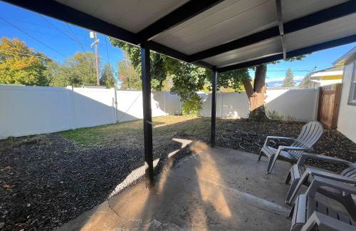 Adorable 2 BD 1 BTH Home Minutes Away from Gonzaga - Foto 24