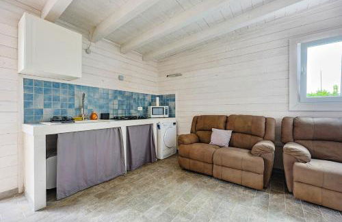 Azure Oasis with parking near the airport & beach - Foto 7