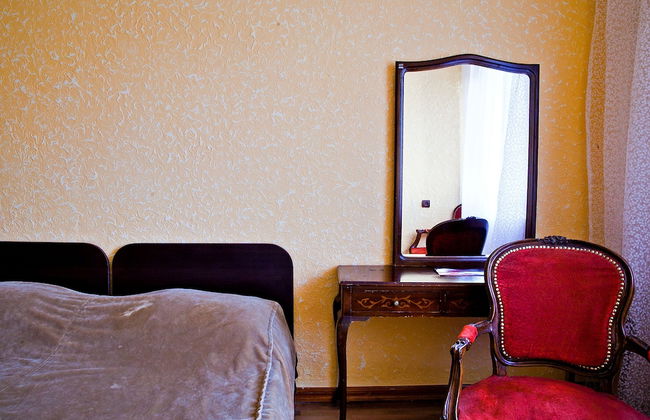 Lessor Apartments - Photo 11