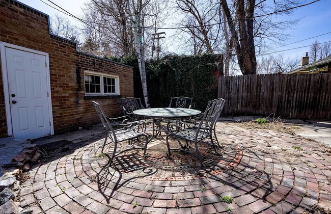 The City Park Cottage With Home Theater - Photo 17