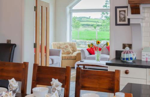 Beautiful mountain views & private hot tub - Foto 7