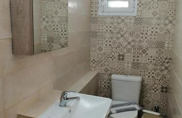 Marina's Apartments - White & Stone Apartment - Photo 23