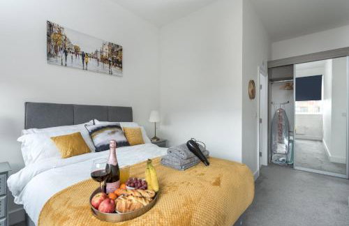 Deluxe 2 bed, 2 bathroom Milton Keynes apartment within walking distance to train station and City centre. - Foto 7