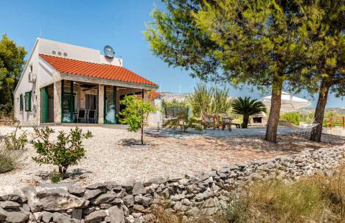 Dalmatian Countryside Home - Heated Pool & Jacuzzi - Photo 22