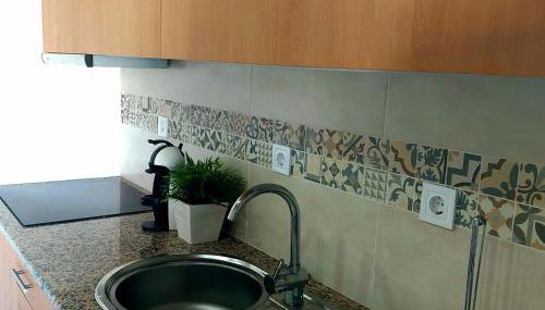 HOUSE 4U - Modern Mezzanine Apartment with AC, Wi-Fi and Parking - Abrantes - Foto 3, stove, toaster