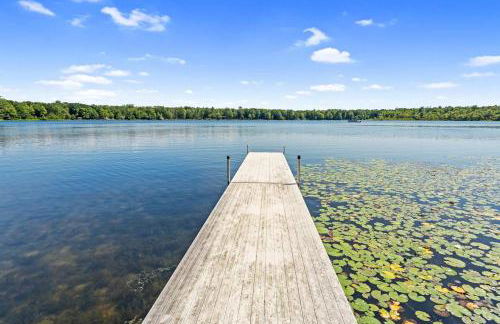 Impressive Dual Woods and Lake Homes That Sleep 32 - Foto 79