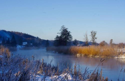 The hills at river - Foto 36