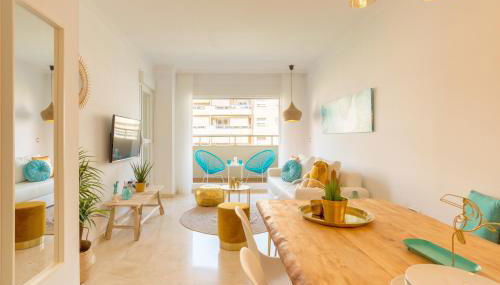 Charming apartment on the beach - Pool and parking - Photo 2