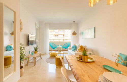 Charming apartment on the beach - Pool and parking - Photo 2