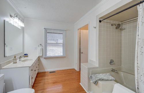 Spacious Fishing Getaway by Lake Guntersville! - Foto 20