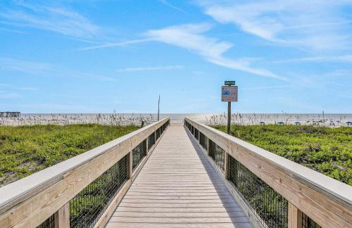 Brand new home with open layout, office, & great location - dog-friendly - Foto 34