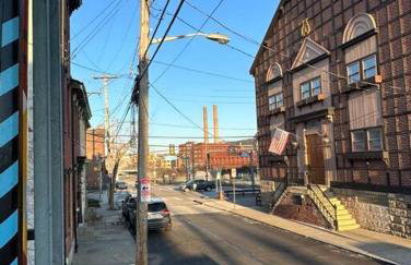 Unique Artsy 2 Bdrm Apt 1.5 mi from Downtown - Foto 2