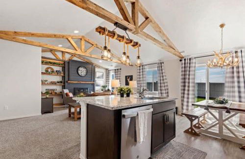 Modern Cabin Vibes, Vaulted ceilings, Sleeps 8! - Foto 12