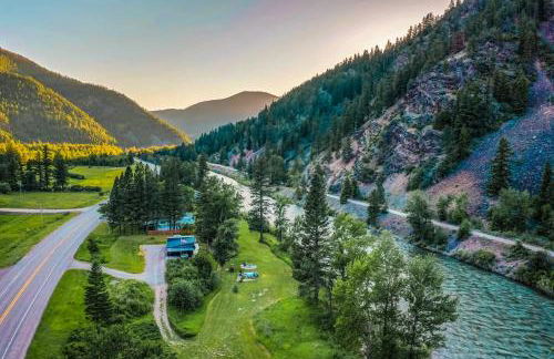 Luxury Riverfront Retreat on Montanas Iconic Blackfoot River with Hot Tub - Foto 52