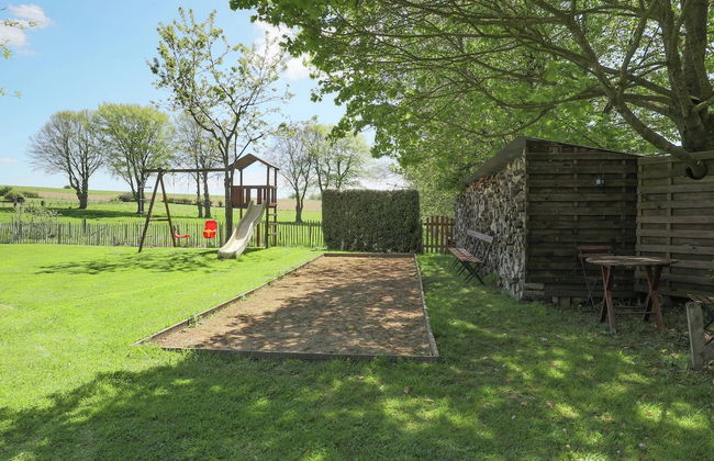 Cushy Holiday Home With Fenced Garden - Photo 24