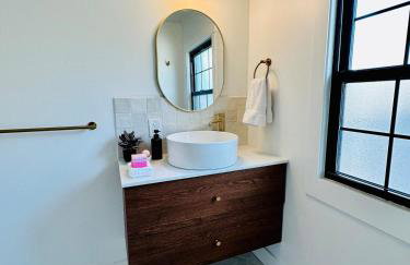 Luxury Olivewood Oasis - 13 mins to Cleveland - Foto 43