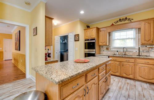 Douglasville Lake Home with Private Pool and Gazebo! - Foto 10