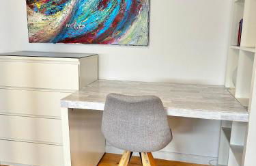 Schönes City-Apartment mit 2 Schlafzimmer, Parkplatz, ruhig und hell, D46-DG - Photo 6