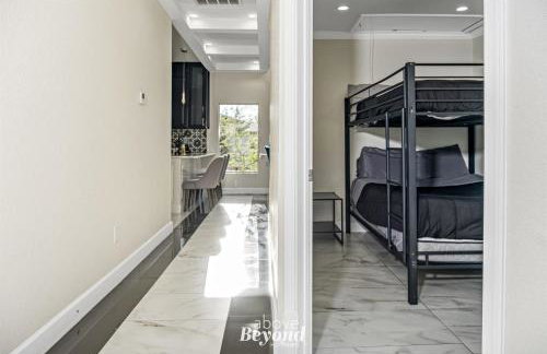 Sprawling Home w Rooftop Spot - Foto 51