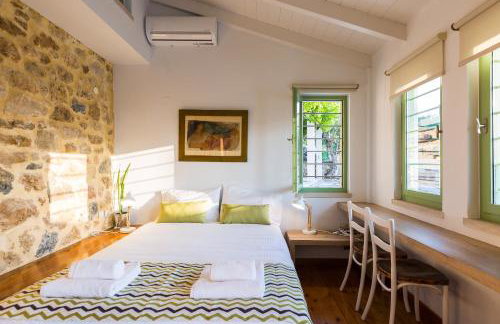 Nature Retreat Green Oasis Villa with Private Pool & Rooftop Hot Tub - Foto 37