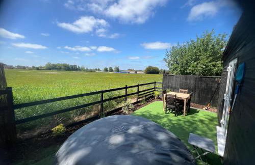 Lavender Lodge - Pool and Hot Tub with sunset views over open fields - Foto 14