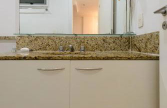 Flat c/ Limpeza Diária e Estacionamento - LB507 - Foto 7