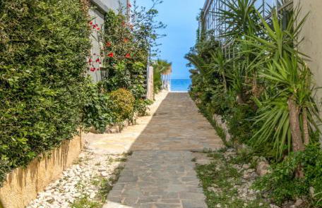 Niki's Beach House - Foto 14