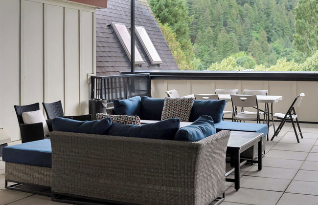 Charming 1BR Lakeside - Photo 24