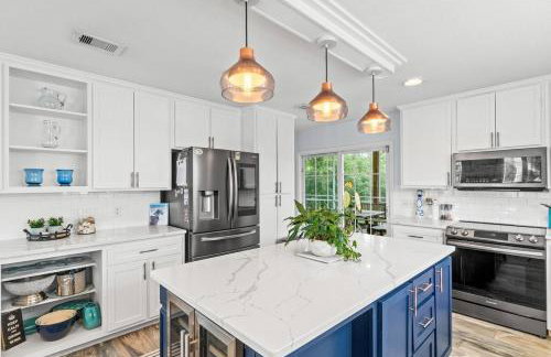 Private Pool, Beach Access, Luxe Kitchen, Fire Pit & Outdoor Entertaining Space - Foto 17