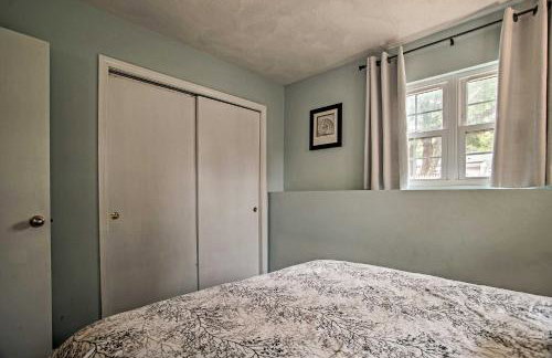 Walk to Haigis Beach Cape Cod Retreat with Deck! - Foto 14