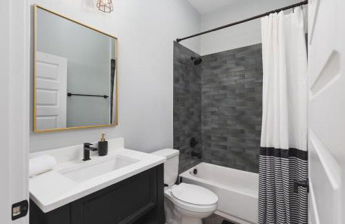 Luxury Design Condo, Close to Downtown Broadway & Coffee - Foto 30