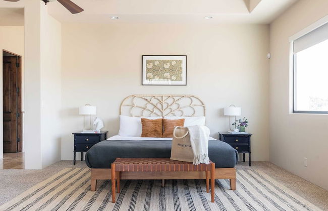 Sunbeam by Avantstay Elegant, Private Desert Home w/ Infinity Pool, Spa & View - Foto 17