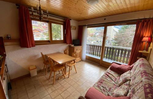 Studio 18m² proche pistes, balcon, parking - FR-1-692-54 - Foto 1