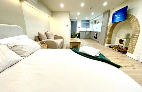 A2 HighTown Apartment, Steps from Luton Train Station - Foto 33