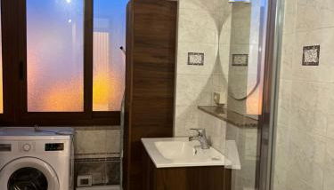 Apartment 11 - Photo 5, towels, Shower