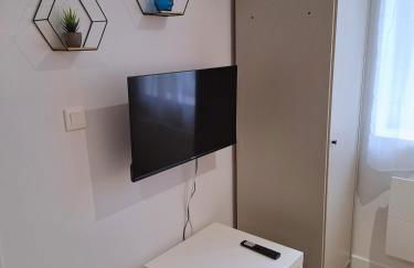 Jeny 1 - Studio rénové tout confort - RDC - Wifi - 10mn Hypercentre - Foto 9