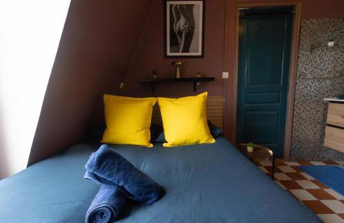 APPARTEMENT CHALEUREUX ARTISTIQUE QUARTIER GARE DU NORD - GARE DE L'EST et GRANDS BOULEVARDS - Foto 3