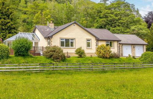 3 Bedroom luxury home, hot tub, stunning views of Killin, sitting on the River Dochart - Foto 8