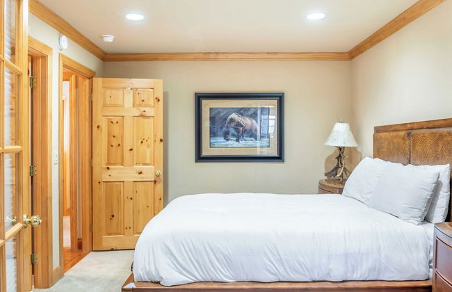 Frosted Shore by Avantstay Luxury Lake Views - Photo 32