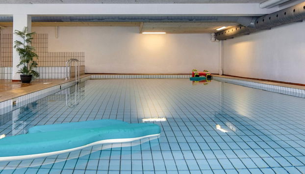 4 Person Holiday Home on Holiday Park in Glesborg - Foto 5, Piscina