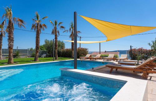 Seaview Villa Stanka with Pool and attached Jacuzzi - Photo 6