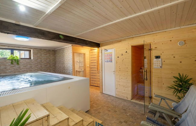 Berguitje met Binnenzwembad - Foto 18