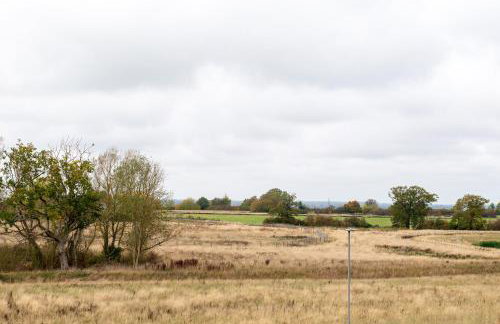 Spacious Milton Keynes Townhouse 2 Designated Parking Spaces Near Centre MK, MK Bowl, Universal Studios & Transport Links Ideal for Families & Contractors - Foto 24