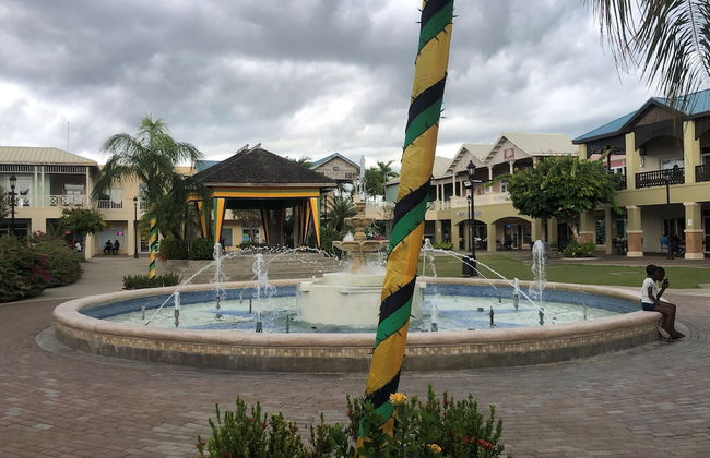 Holiday House Second floor Ste - Photo 23