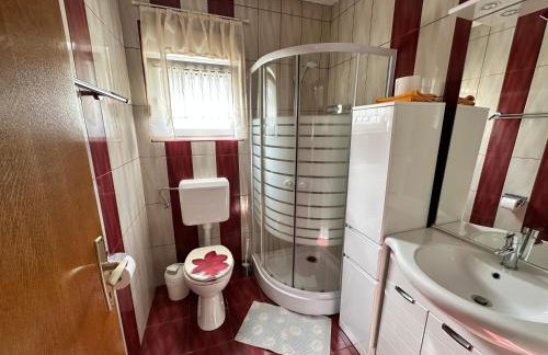 Studio Apartment near Beach Petrčane - Quiet & Central - Unit 2 - Foto 20
