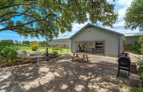 Tranquil Home with Private, Texas-Shaped Pool - Foto 34