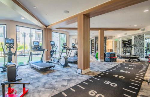 Spacious 2BR Uptown Biltmore Gym Pool Parking WD - Foto 13