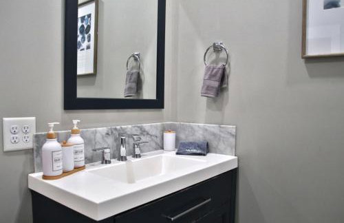 Updated Lakewood Retreat! - Foto 14